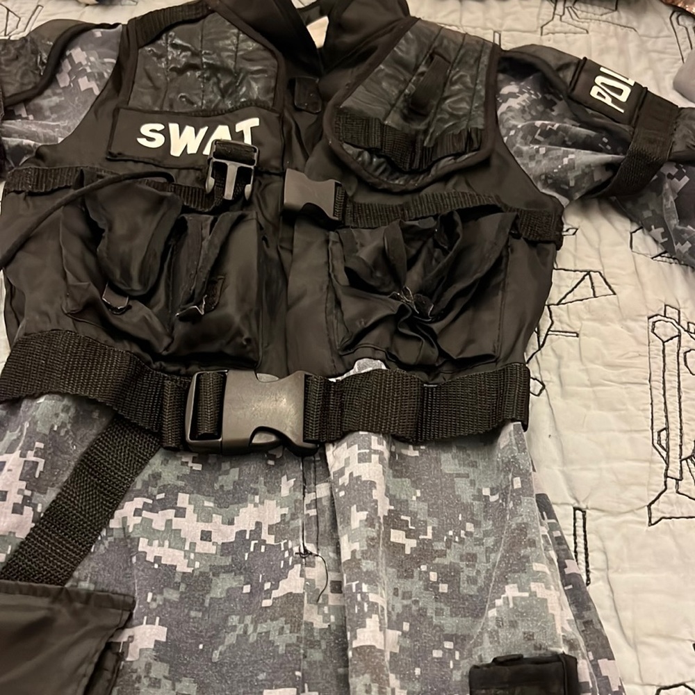 W hat Police SWAT custom 4boys size 5-6 fair condition some signs of wearing out
